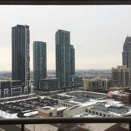 Maplewood Suites - Square One Mississauga Buitenkant foto