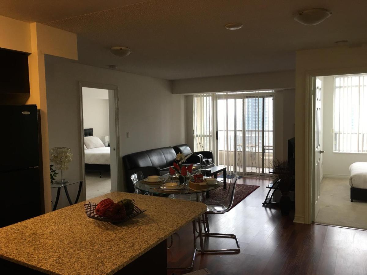 Maplewood Suites - Square One Mississauga Buitenkant foto