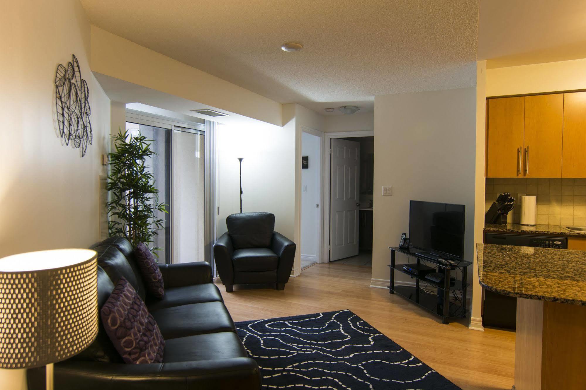 Maplewood Suites - Square One Mississauga Buitenkant foto
