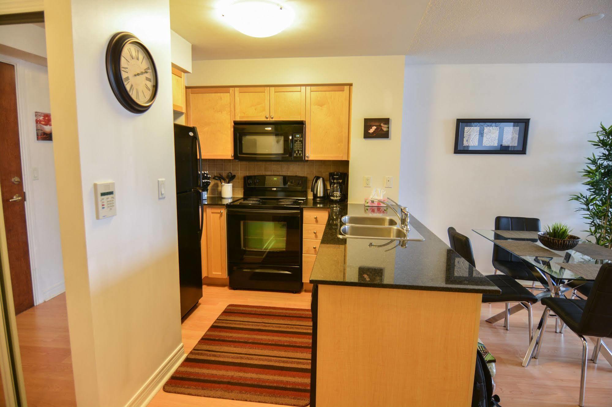 Maplewood Suites - Square One Mississauga Buitenkant foto